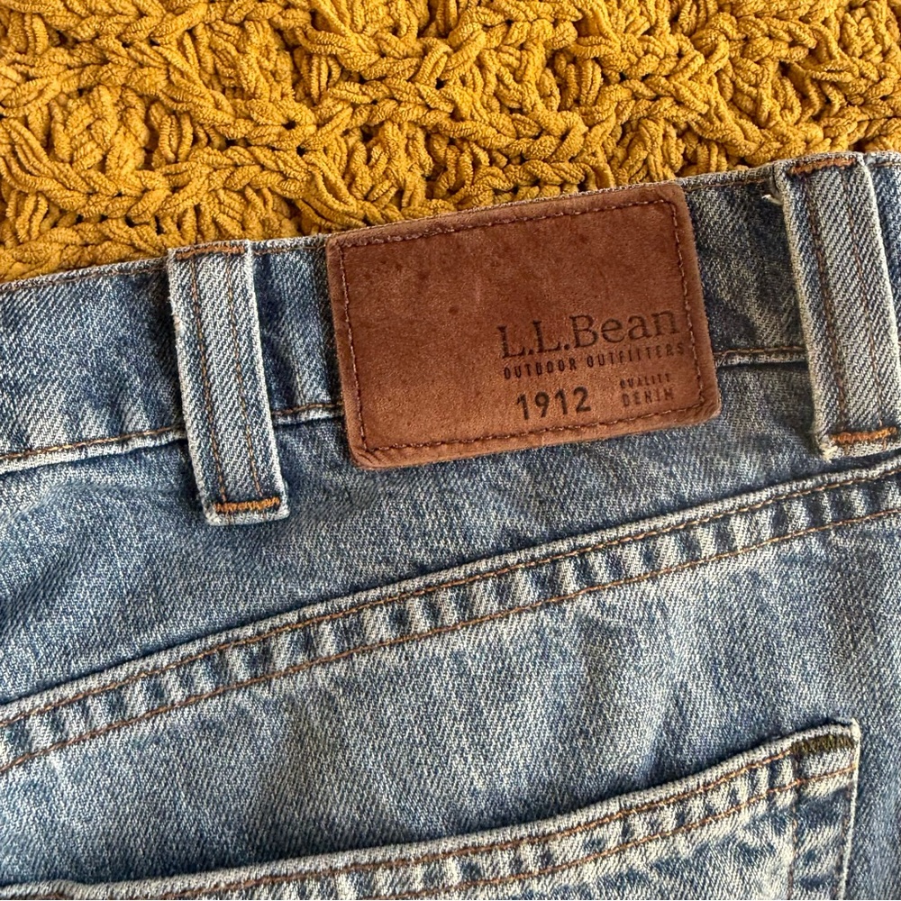 LL Bean 1912 Classic Fit Jeans 39x27 Men Medium Wash Blue Denim Casual 38x29 TAG